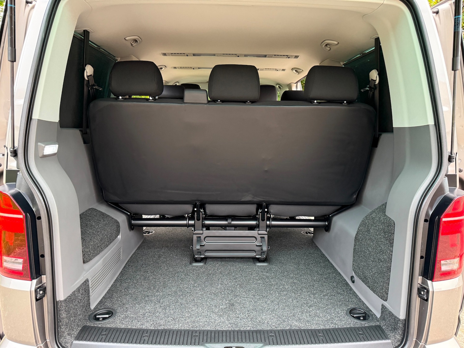 Used Volkswagen Transporter Shuttle 2021 for sale - 76392411: Photo 3