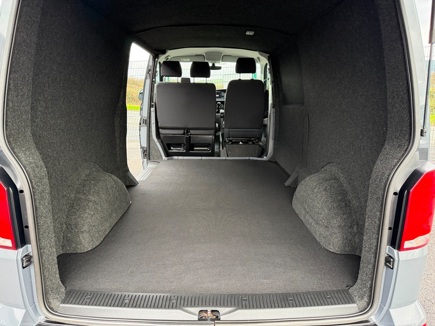 Used Volkswagen Transporter 2023 for sale - 77745125: Photo 11