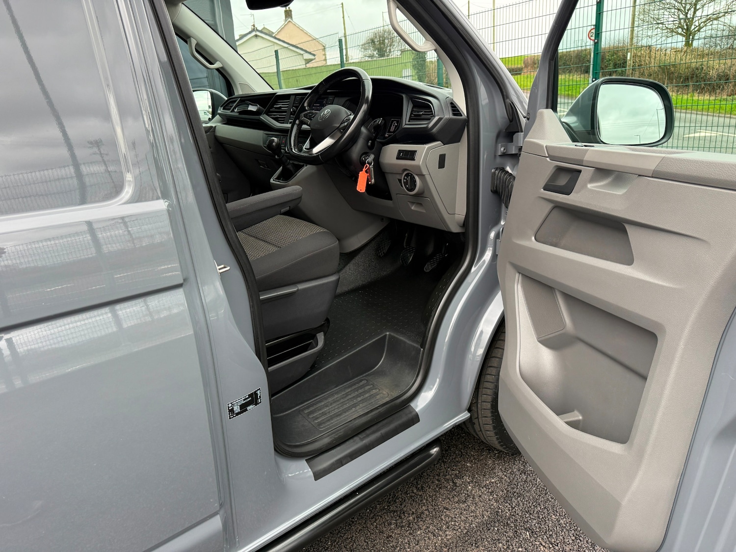 Used Volkswagen Transporter 2023 for sale - 77745125: Photo 14