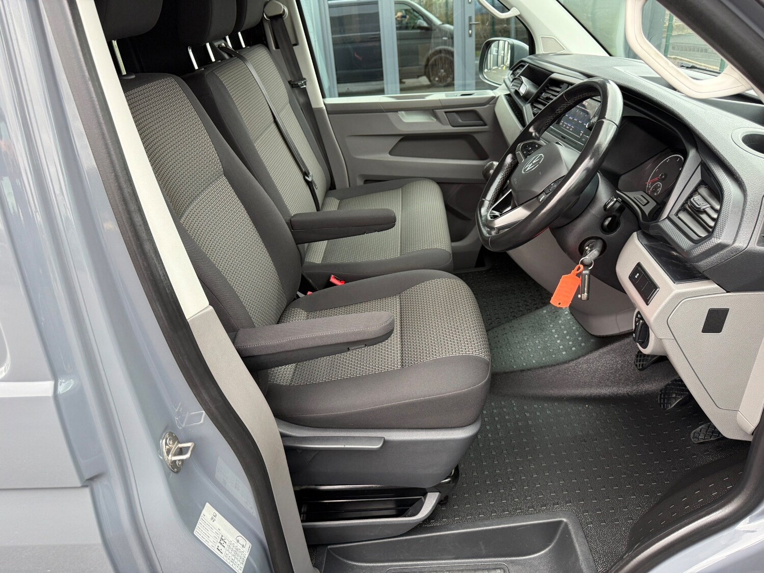 Used Volkswagen Transporter 2023 for sale - 77745125: Photo 16