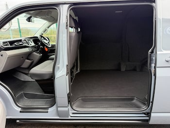 Used Volkswagen Transporter 2023 for sale - 77745125: Photo