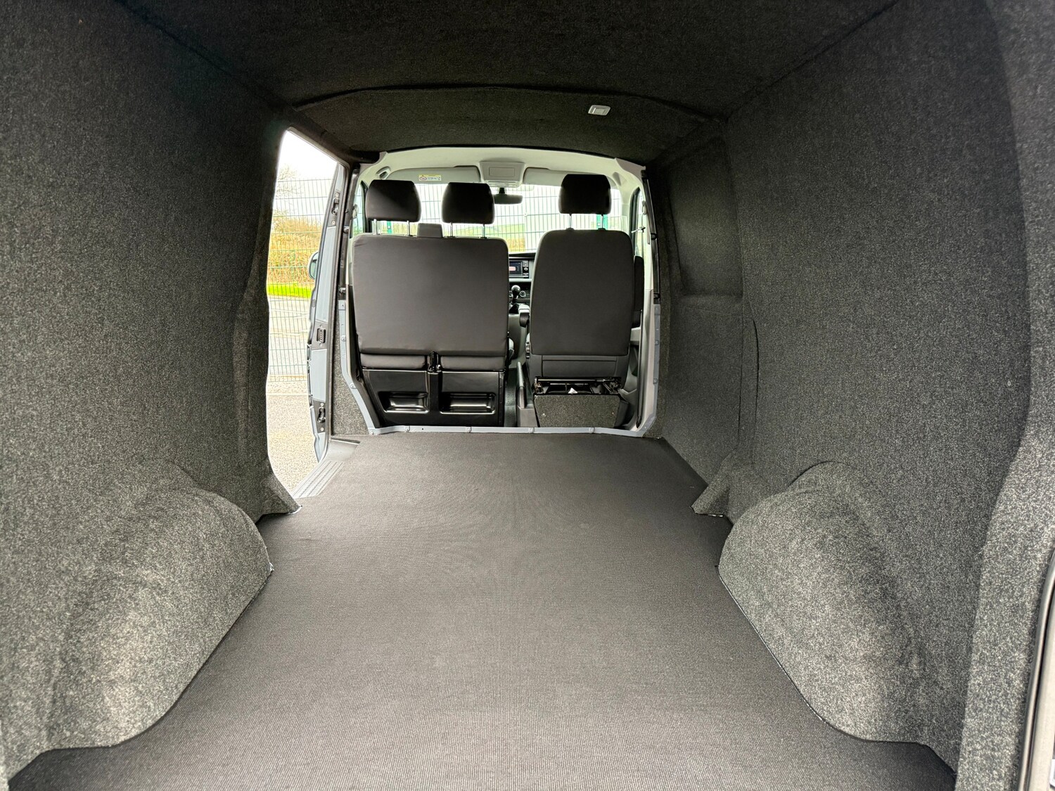 Used Volkswagen Transporter 2023 for sale - 77745125: Photo 9