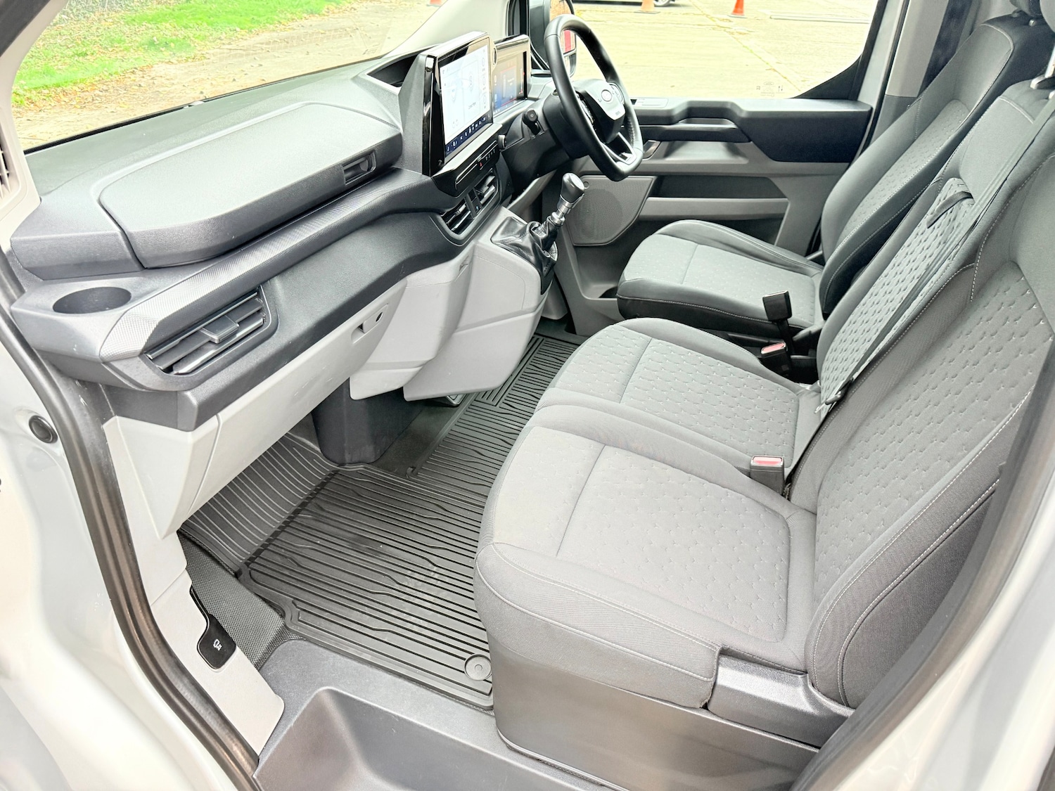 Used Ford Transit Custom 2024 for sale - 76275052: Photo 3