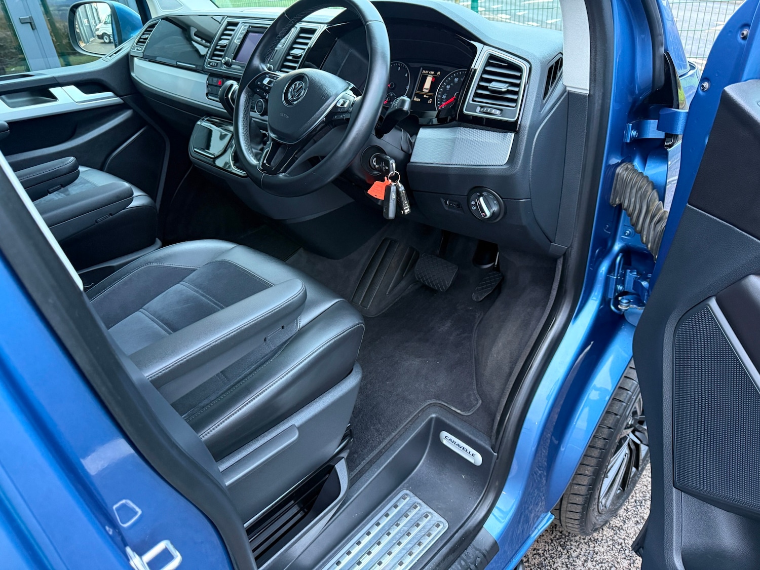 Used Volkswagen Caravelle 2018 for sale - 77365558: Photo 25