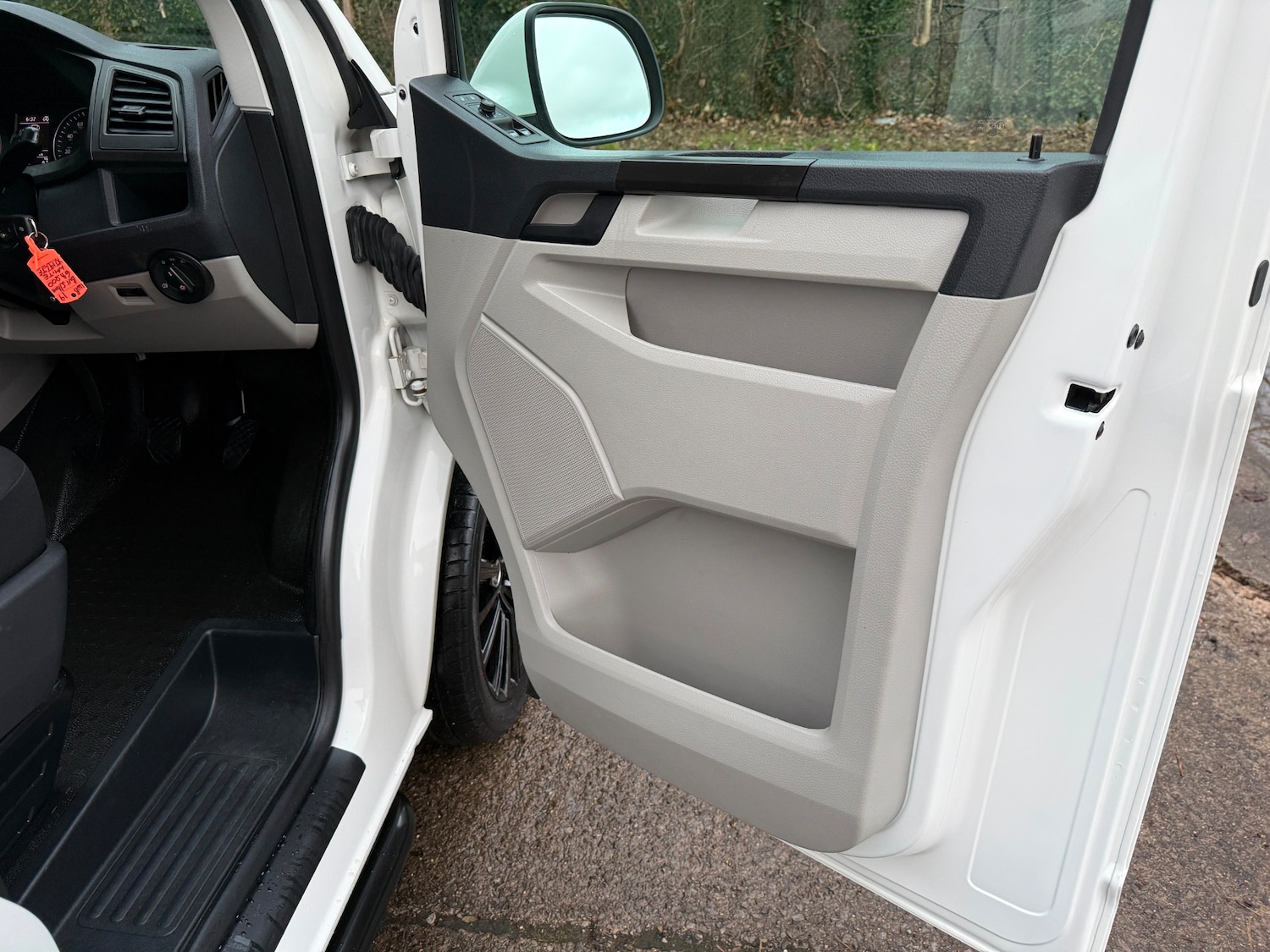 Used Volkswagen Transporter 2019 for sale - 77189623: Photo 16