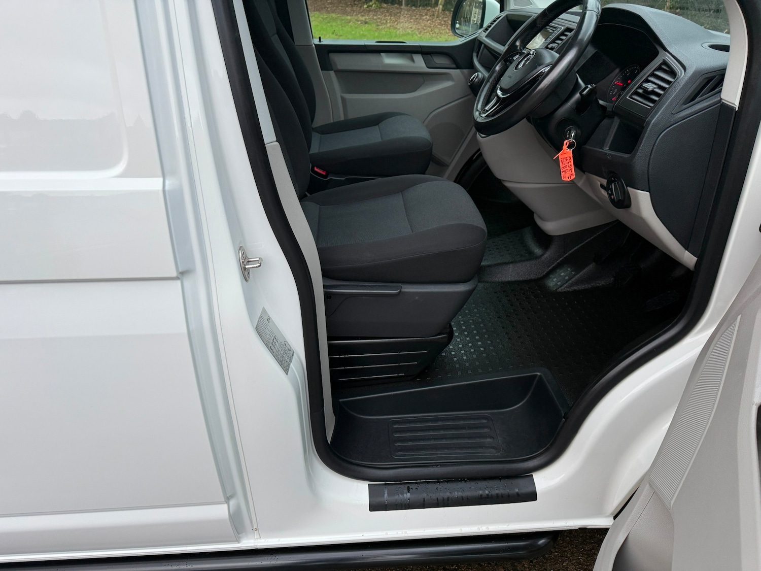 Used Volkswagen Transporter 2019 for sale - 77189623: Photo 25