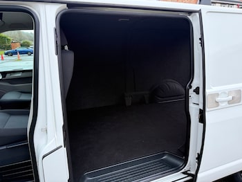 Used Volkswagen Transporter 2019 for sale - 77189623: Photo