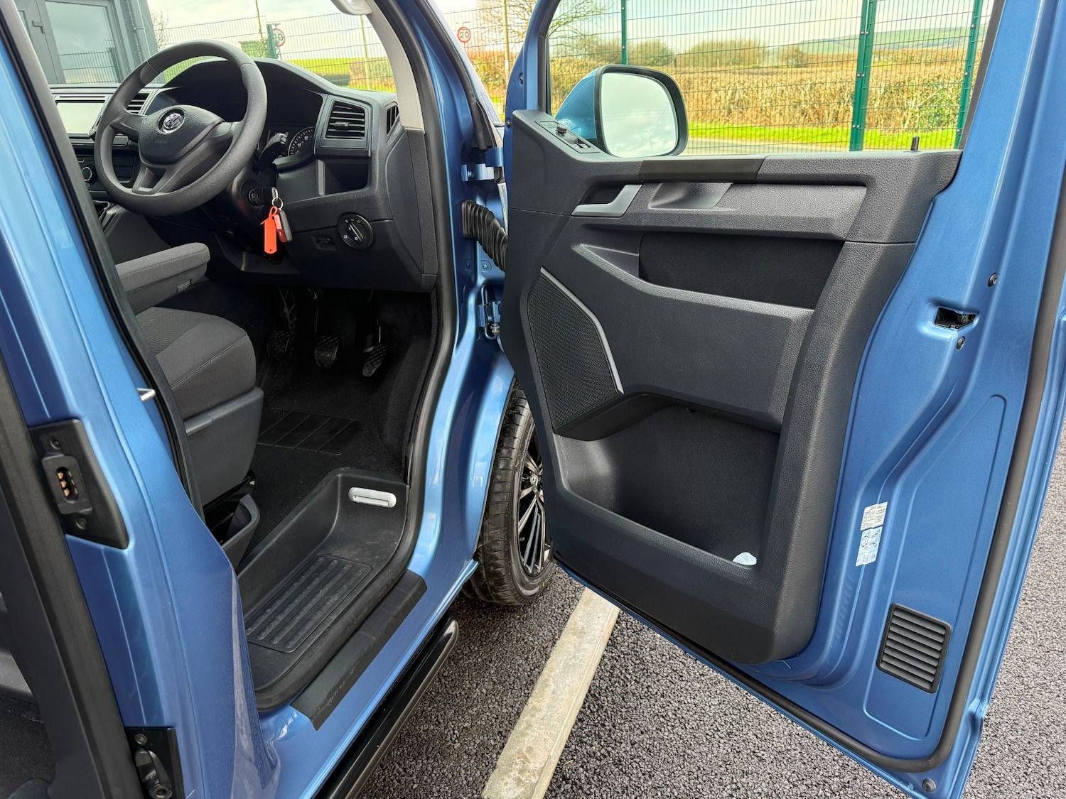 Used Volkswagen Transporter Shuttle 2018 for sale - 77447756: Photo 14