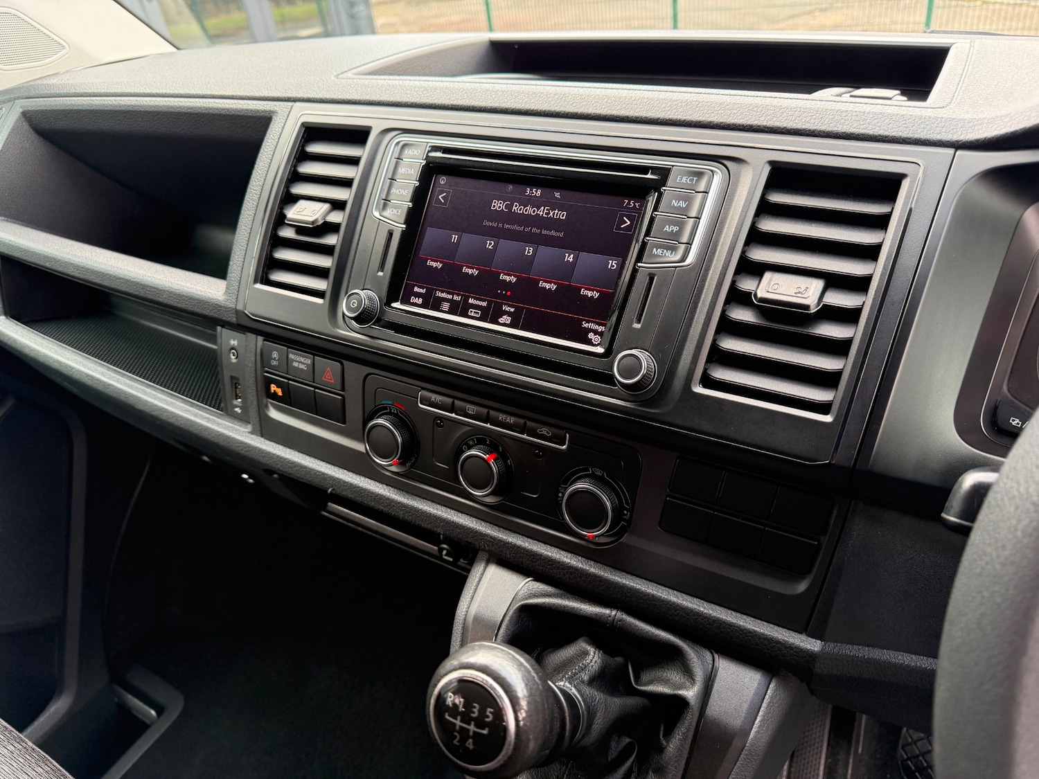 Used Volkswagen Transporter Shuttle 2018 for sale - 77447756: Photo 16