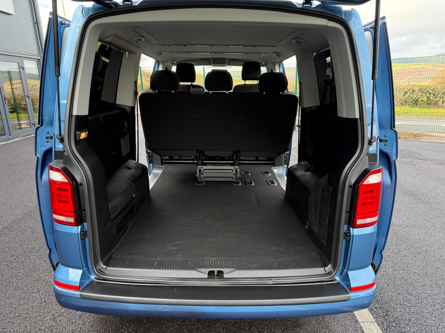 Used Volkswagen Transporter Shuttle 2018 for sale - 77447756: Photo 3