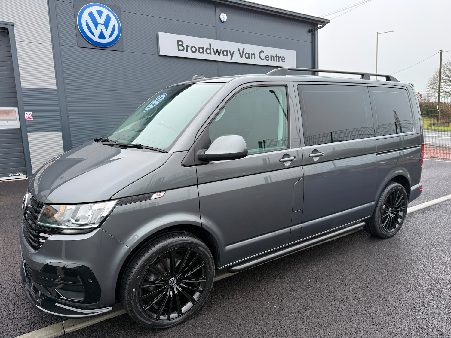 Used Volkswagen Transporter Shuttle 2020 for sale - 77543791: Photo 1