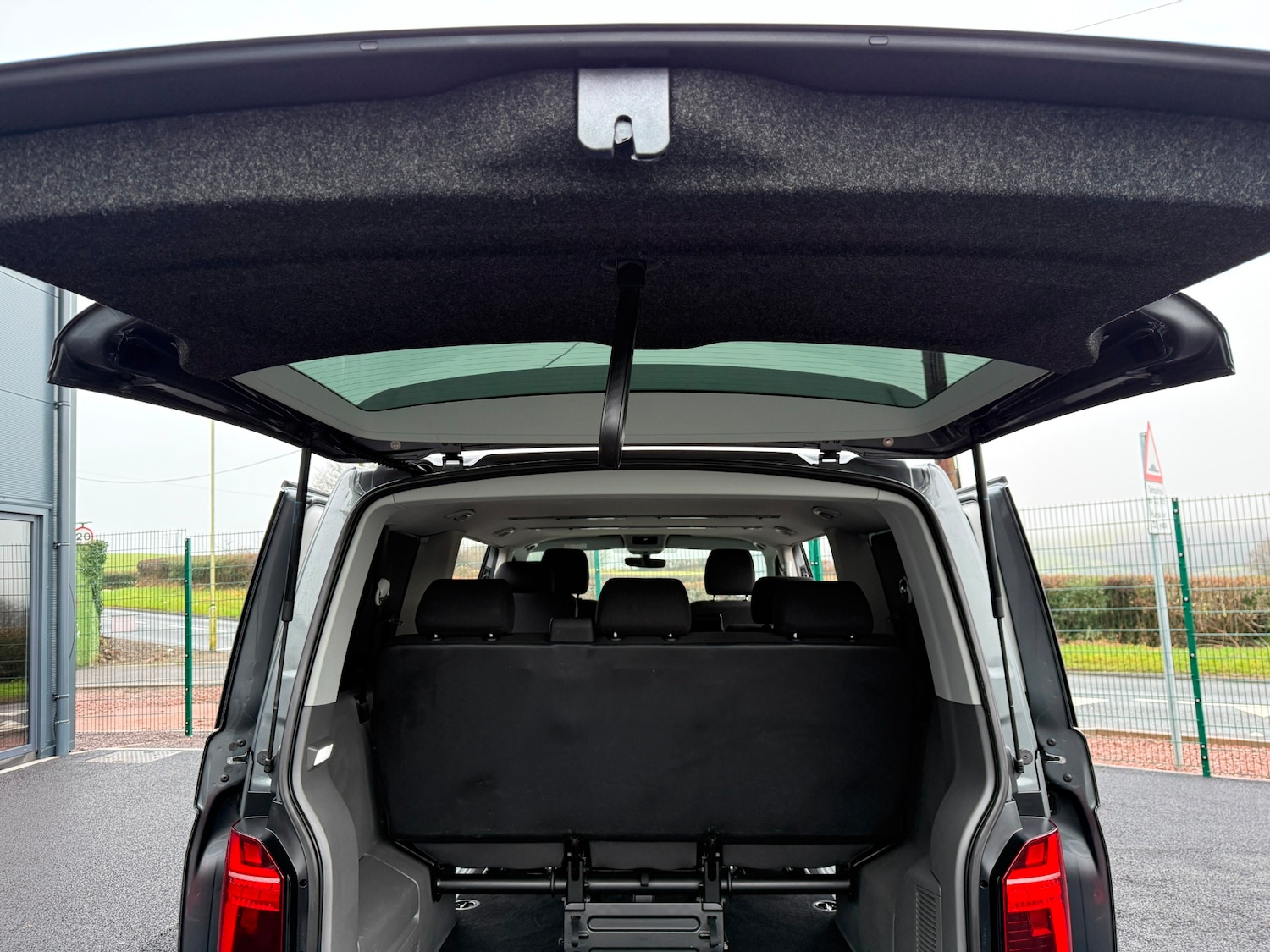 Used Volkswagen Transporter Shuttle 2020 for sale - 77543791: Photo 11