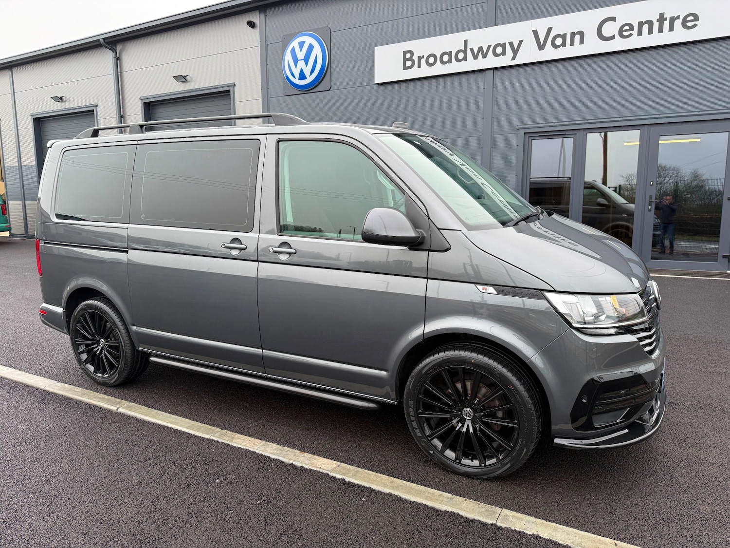 Used Volkswagen Transporter Shuttle 2020 for sale - 77543791: Photo 2