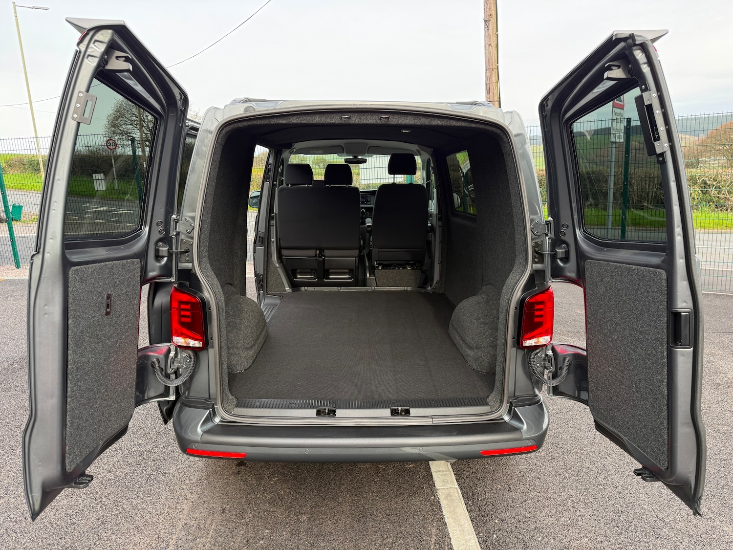 Used Volkswagen Transporter 2023 for sale - 78202553: Photo 11