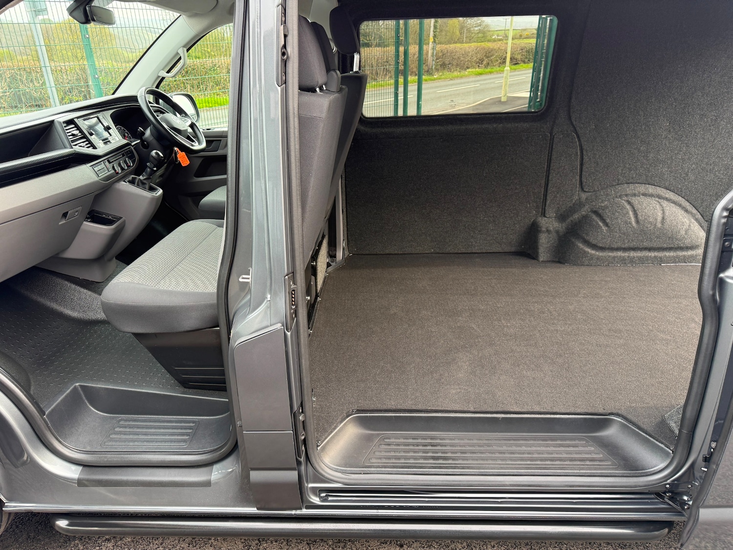 Used Volkswagen Transporter 2023 for sale - 78202553: Photo 4