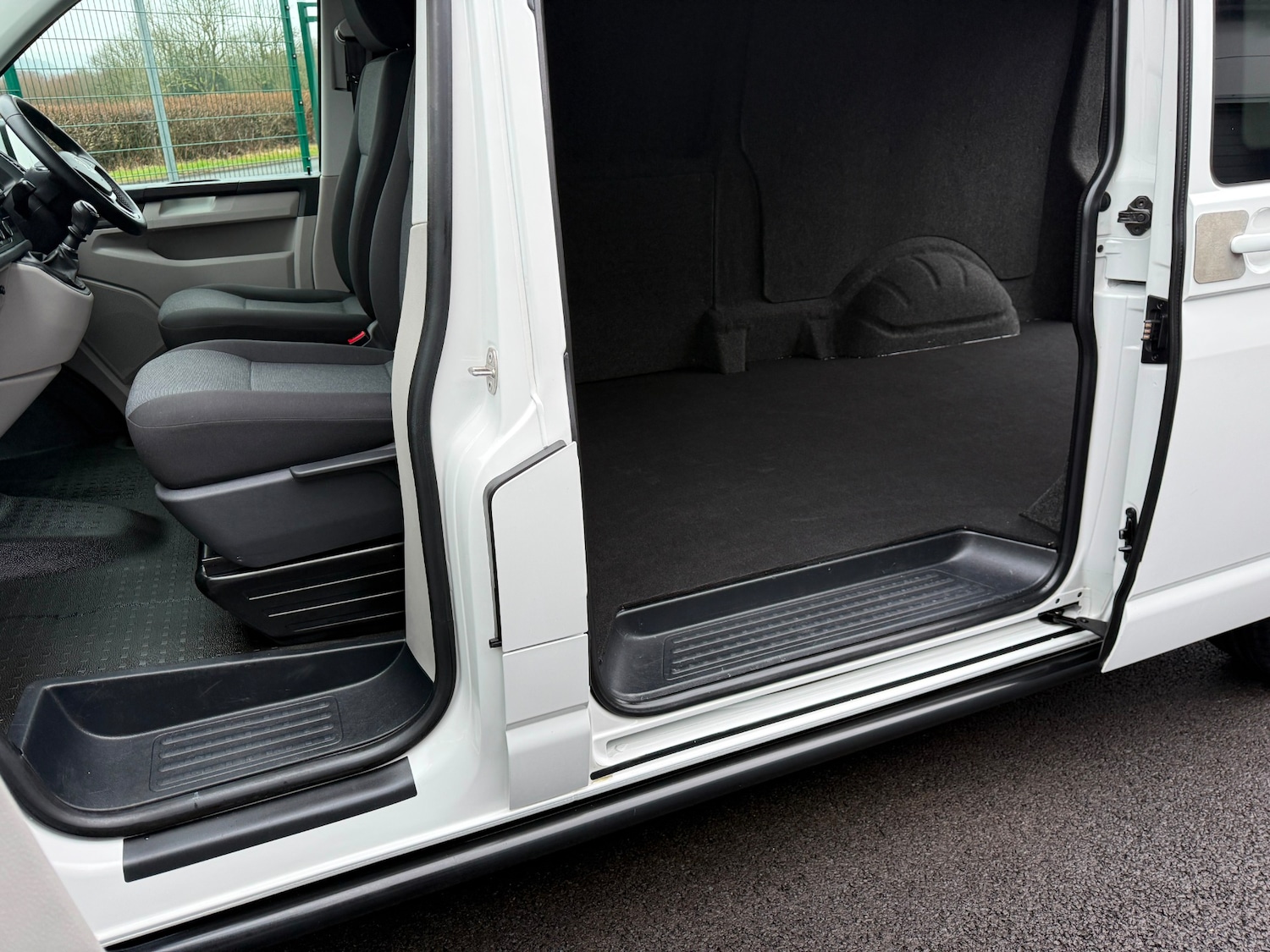 Used Volkswagen Transporter 2019 for sale - 77491045: Photo 10