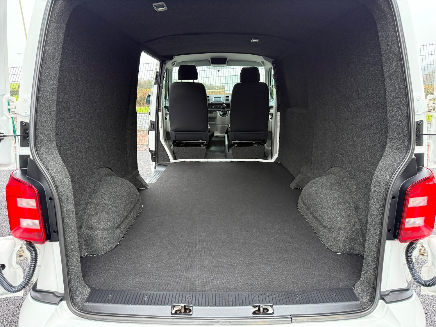 Used Volkswagen Transporter 2019 for sale - 77491045: Photo 3