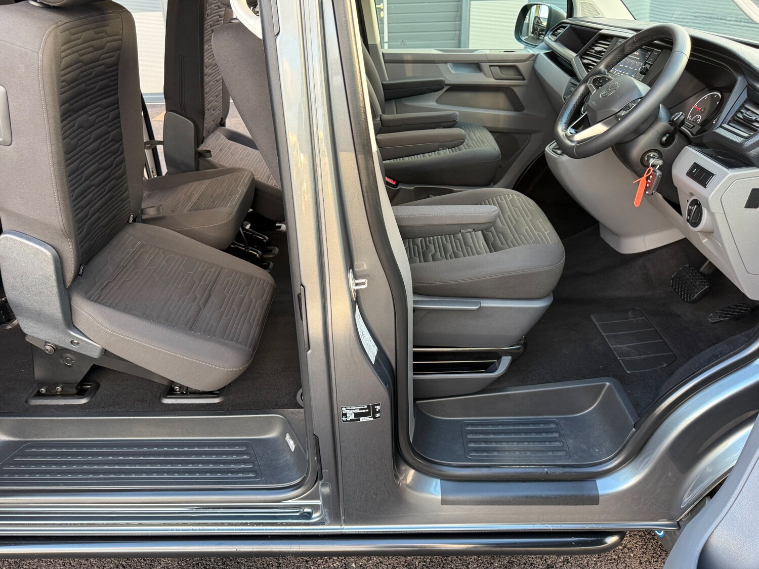 Used Volkswagen Transporter Shuttle 2021 for sale - 77846697: Photo 24