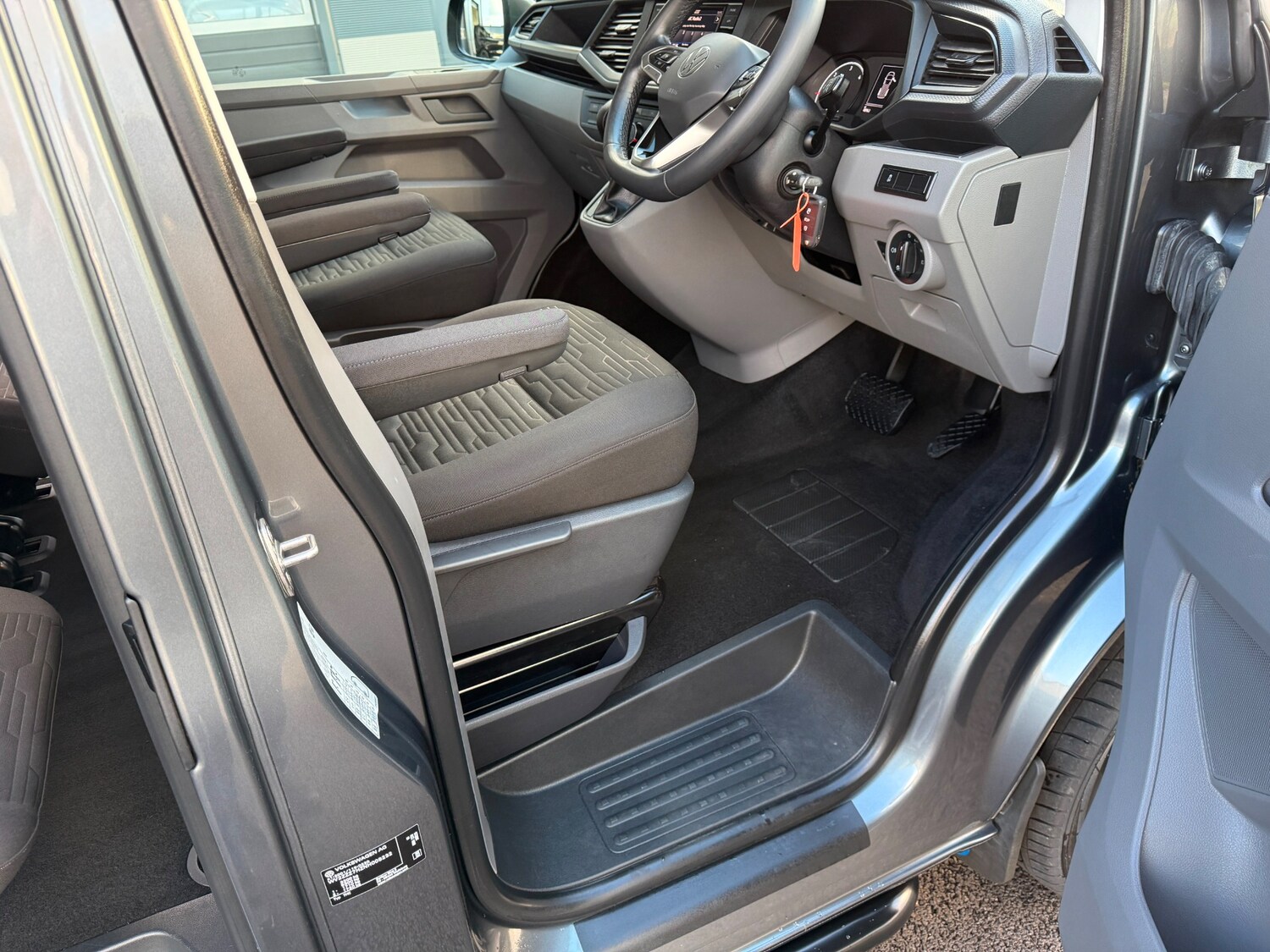 Used Volkswagen Transporter Shuttle 2021 for sale - 77846697: Photo 25