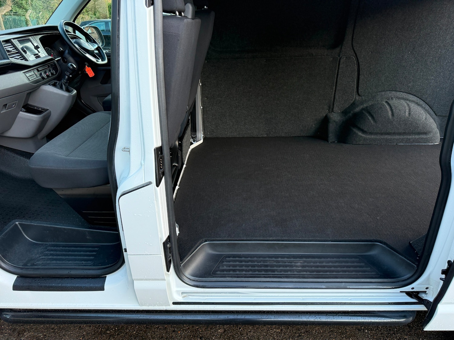 Used Volkswagen Transporter 2020 for sale - 76982821: Photo 4