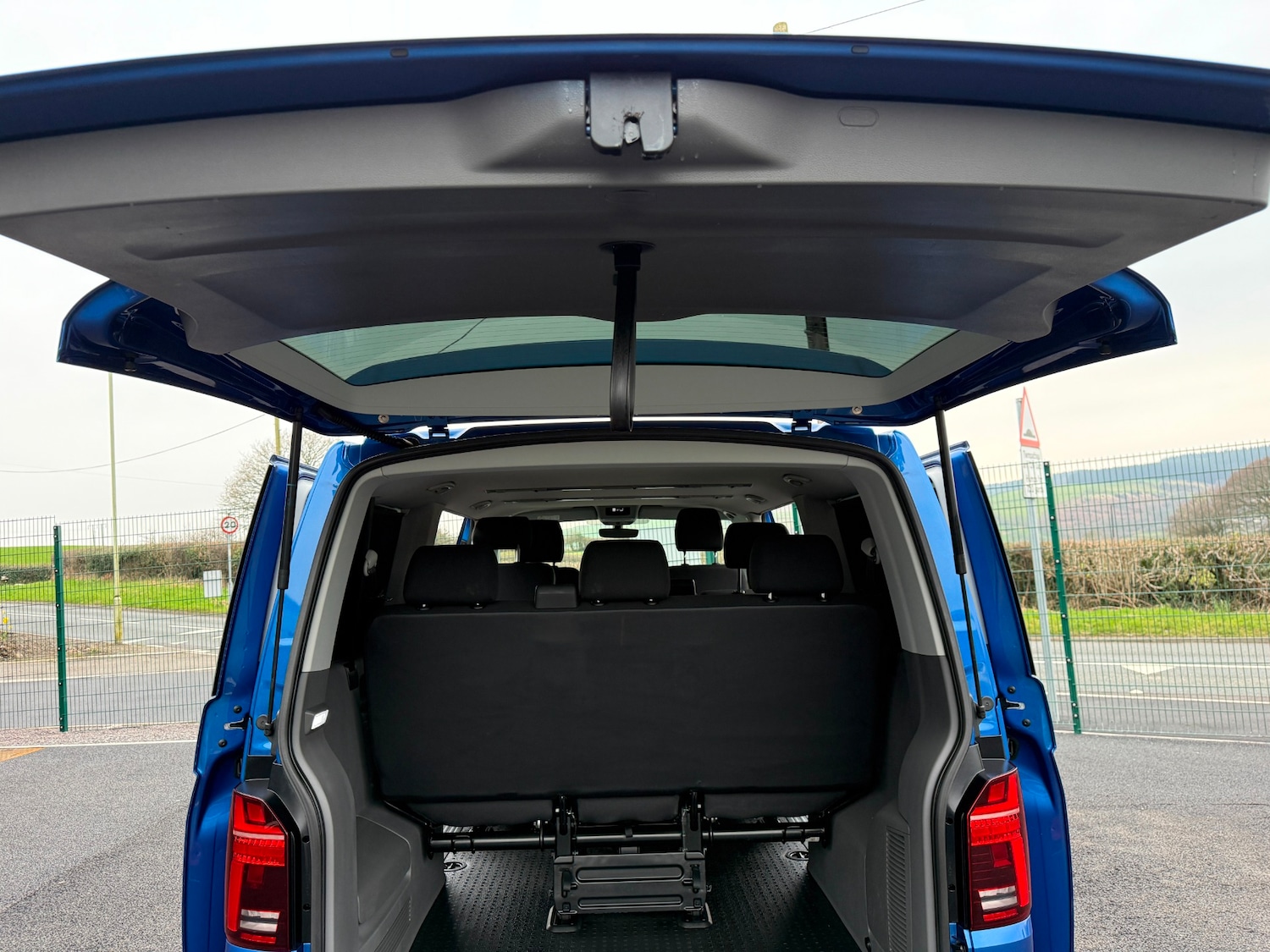 Used Volkswagen Transporter Shuttle 2020 for sale - 77736240: Photo 14