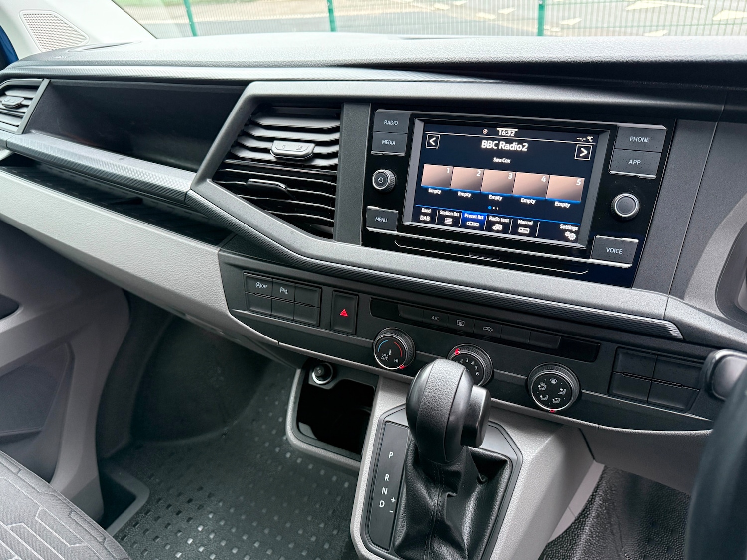 Used Volkswagen Transporter Shuttle 2020 for sale - 77736240: Photo 24