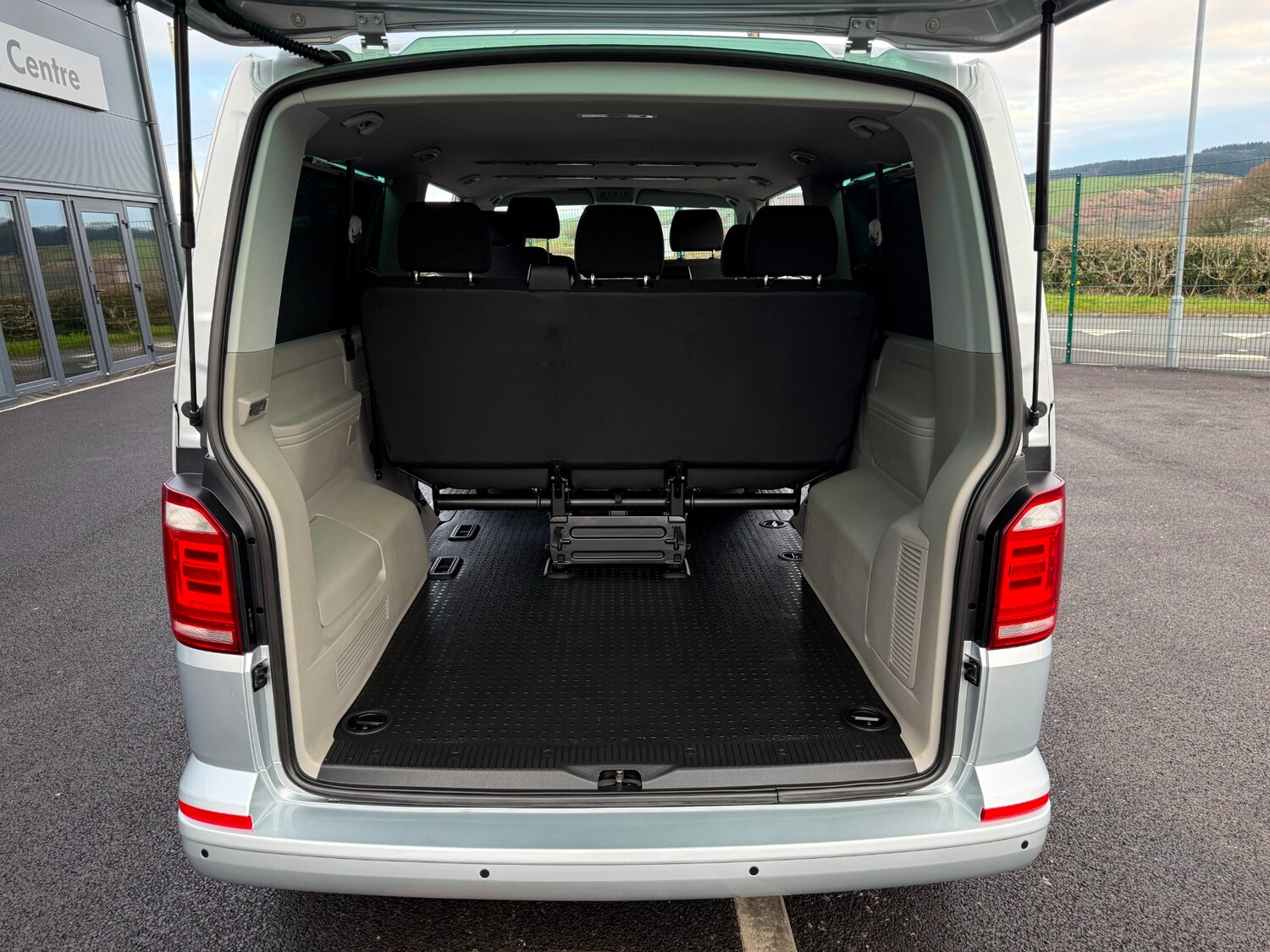 Used Volkswagen Transporter Shuttle 2019 for sale - 78079371: Photo 11