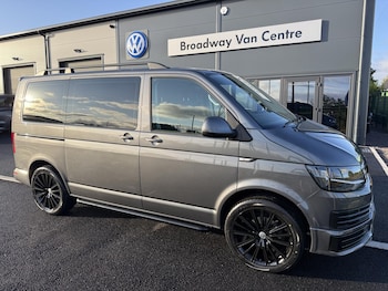 Used Volkswagen Transporter Shuttle 2018 for sale - 79595785: Photo