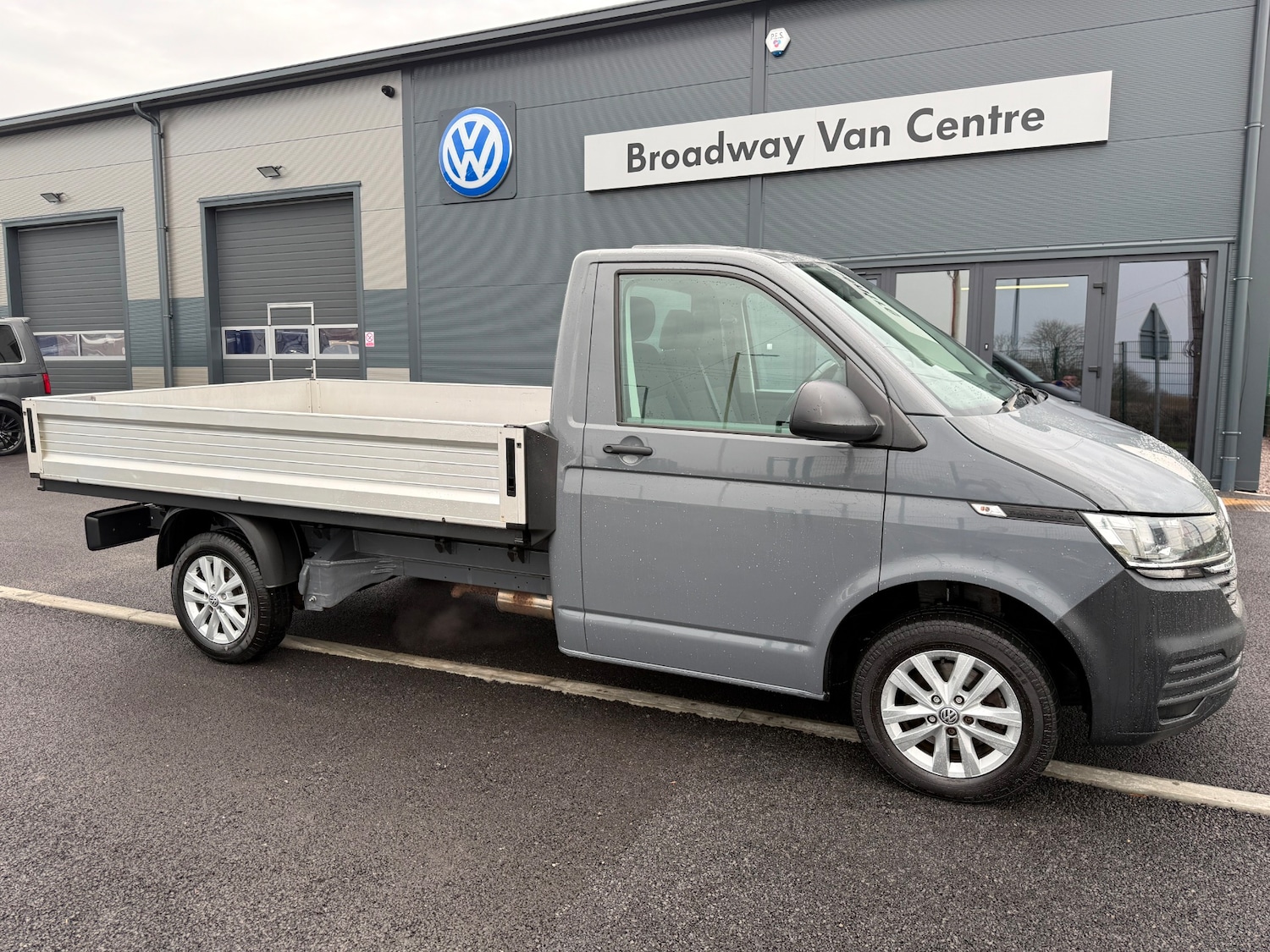Used Volkswagen Transporter 2023 for sale - 77776511: Photo 2