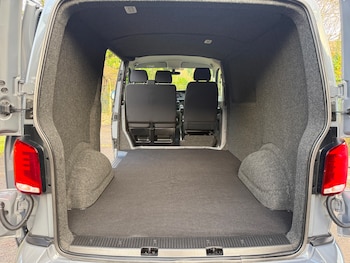 Used Volkswagen Transporter 2020 for sale - 76831925: Photo