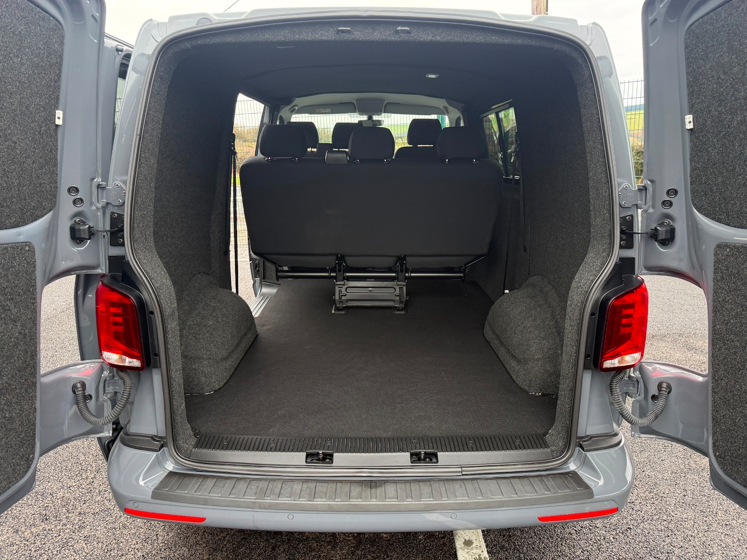 Used Volkswagen Transporter 2023 for sale - 77409934: Photo 14