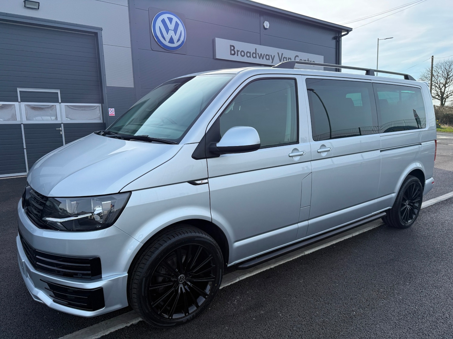Used Volkswagen Transporter Shuttle 2019 for sale - 77969070: Photo 1