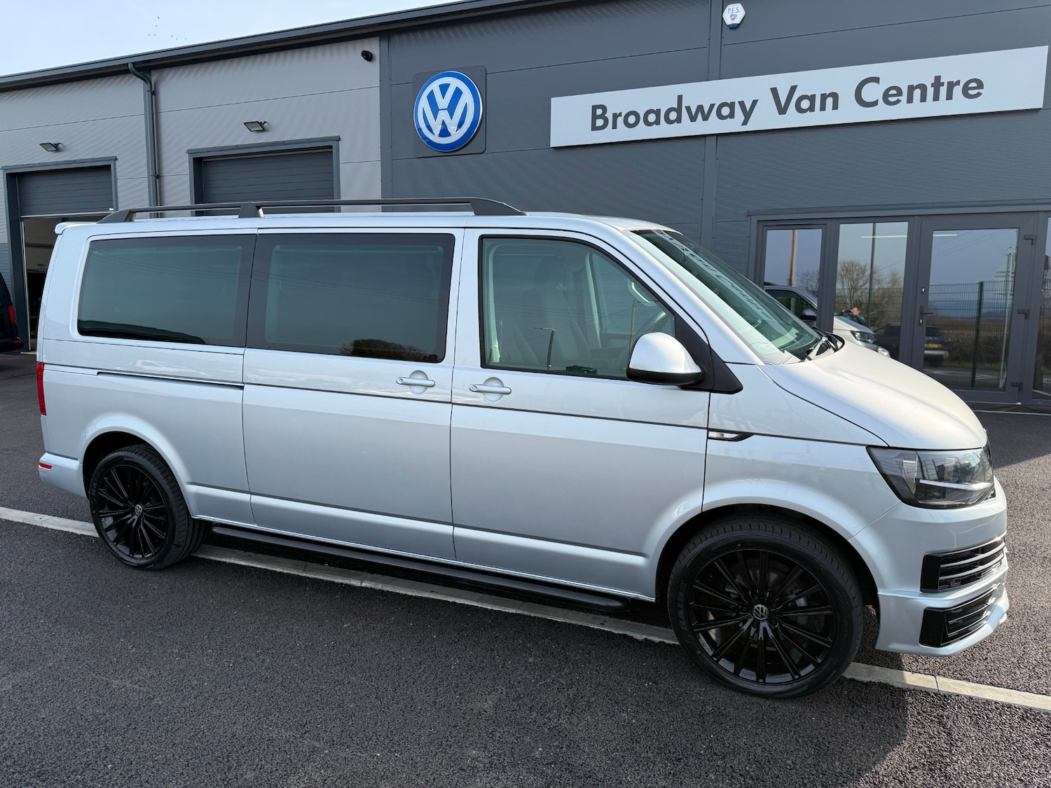Used Volkswagen Transporter Shuttle 2019 for sale - 77969070: Photo 2