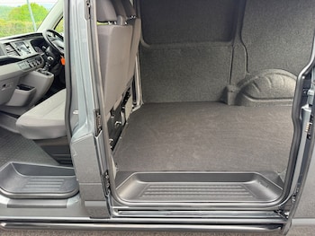 Used Volkswagen Transporter 2024 for sale - 78618255: Photo