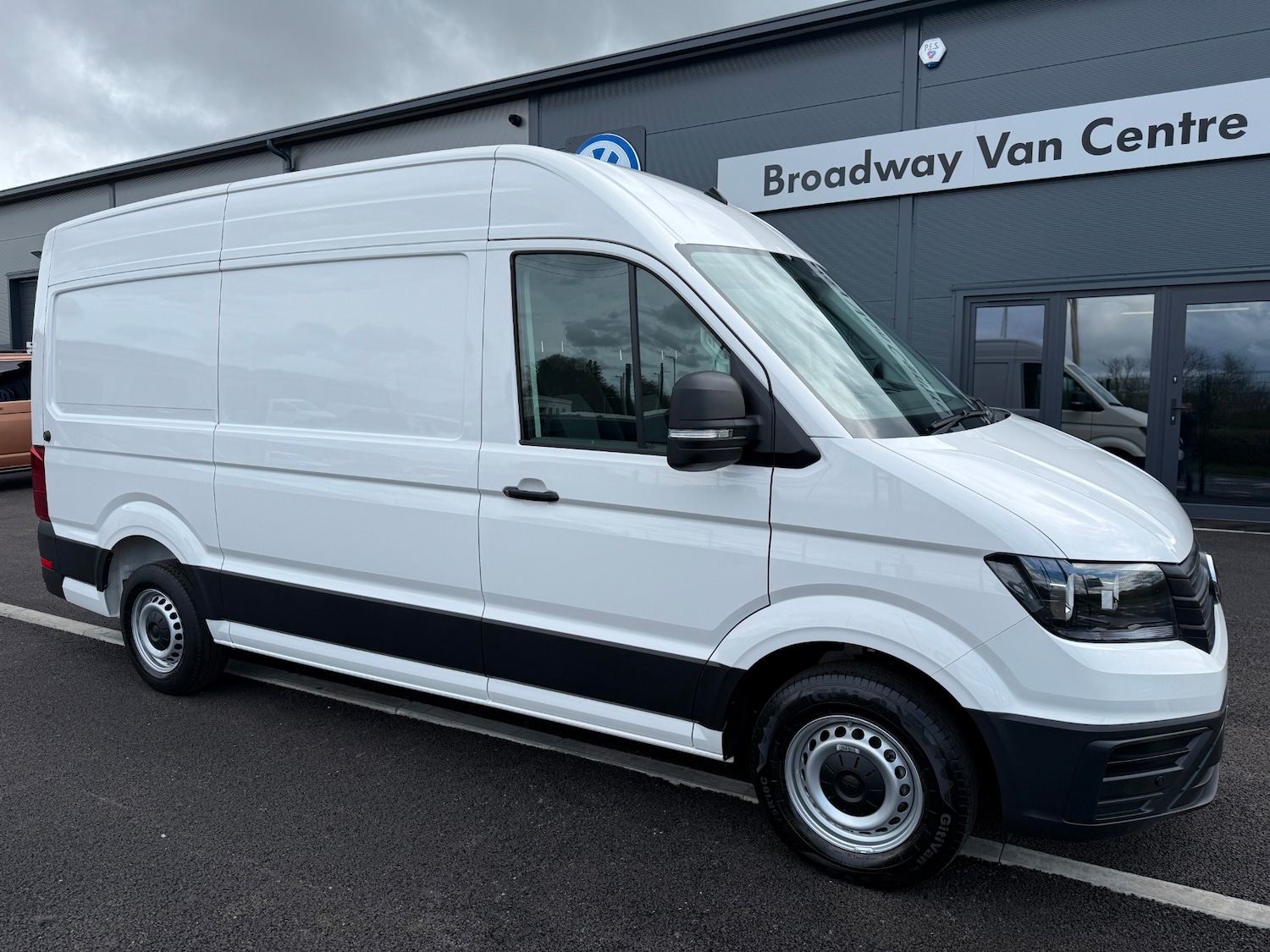 Used Volkswagen Crafter 2025 for sale - 78202554: Photo 2