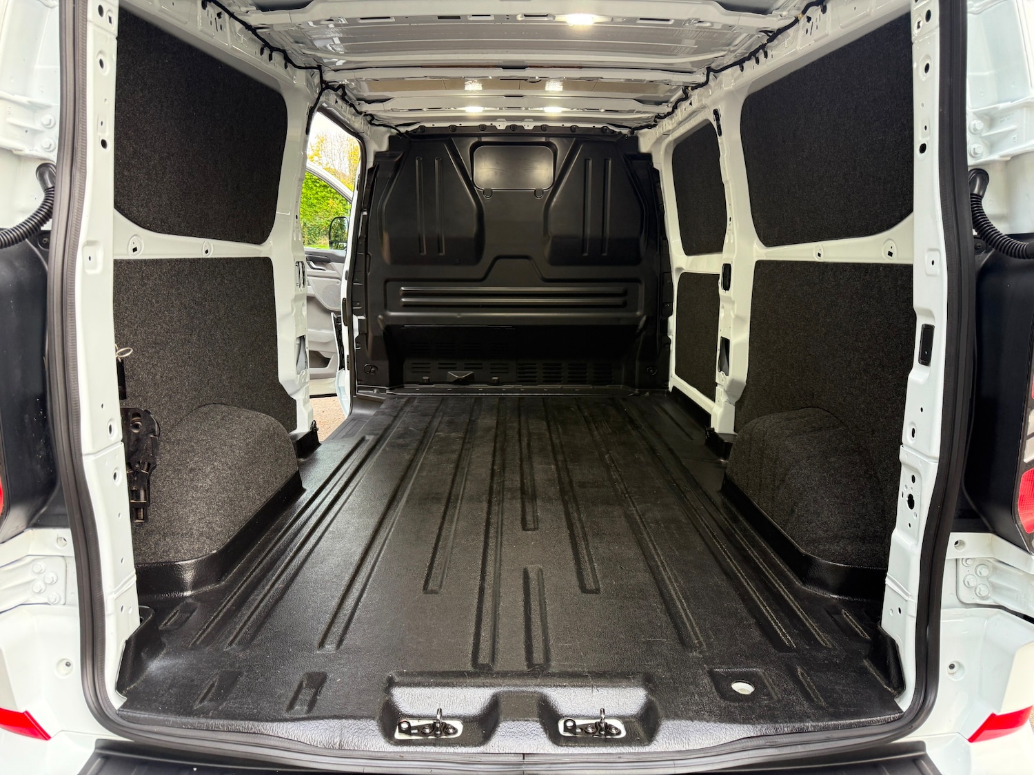 Used Ford Transit Custom 2024 for sale - 76293444: Photo 21