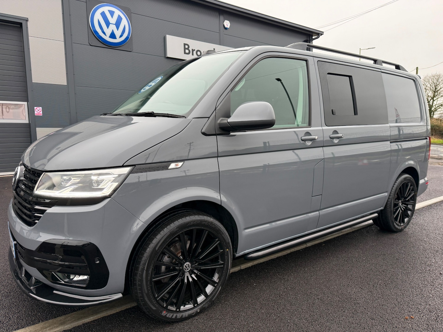 Used Volkswagen Transporter 2024 for sale - 77379467: Photo 1