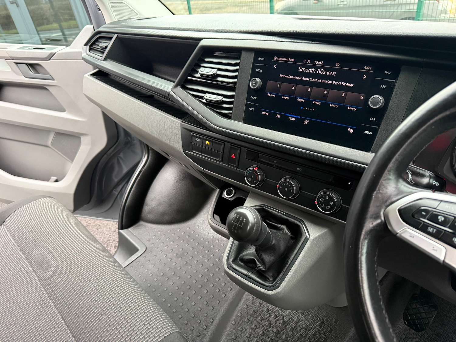 Used Volkswagen Transporter 2024 for sale - 77379467: Photo 18