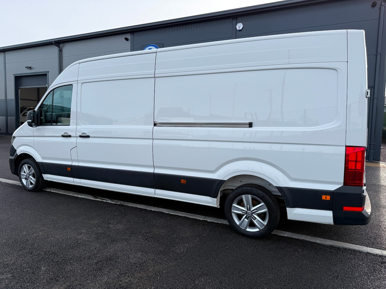 Used Volkswagen Crafter 2024 for sale - 77818216: Photo 7