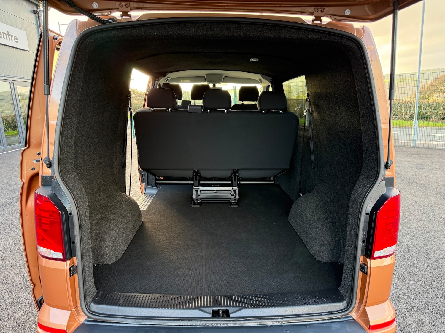 Used Volkswagen Transporter 2022 for sale - 77932888: Photo 3