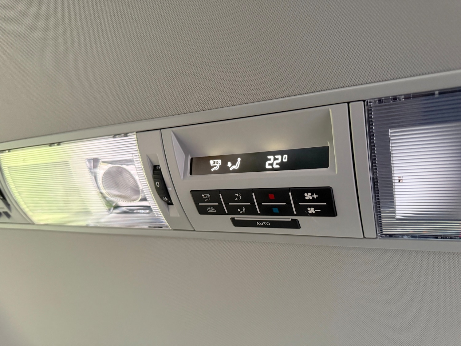 Used Volkswagen Transporter Shuttle 2019 for sale - 76571421: Photo 11