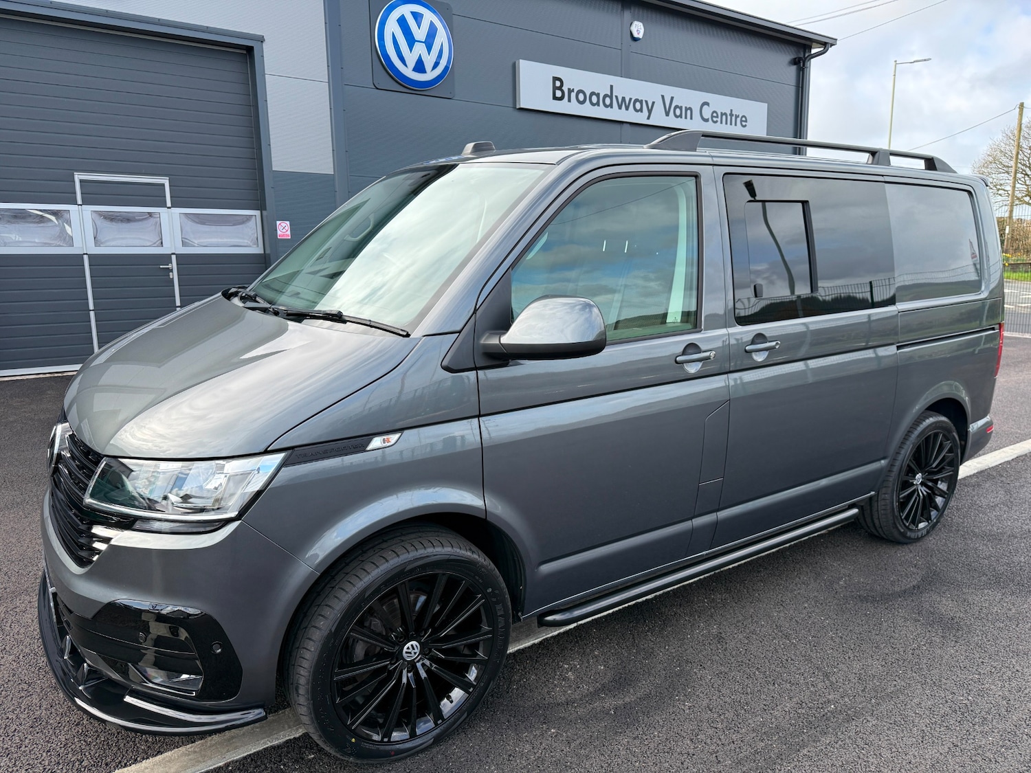 Used Volkswagen Transporter 2022 for sale - 78071079: Photo 1