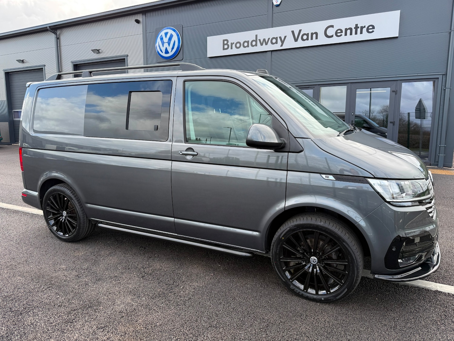 Used Volkswagen Transporter 2022 for sale - 78071079: Photo 2