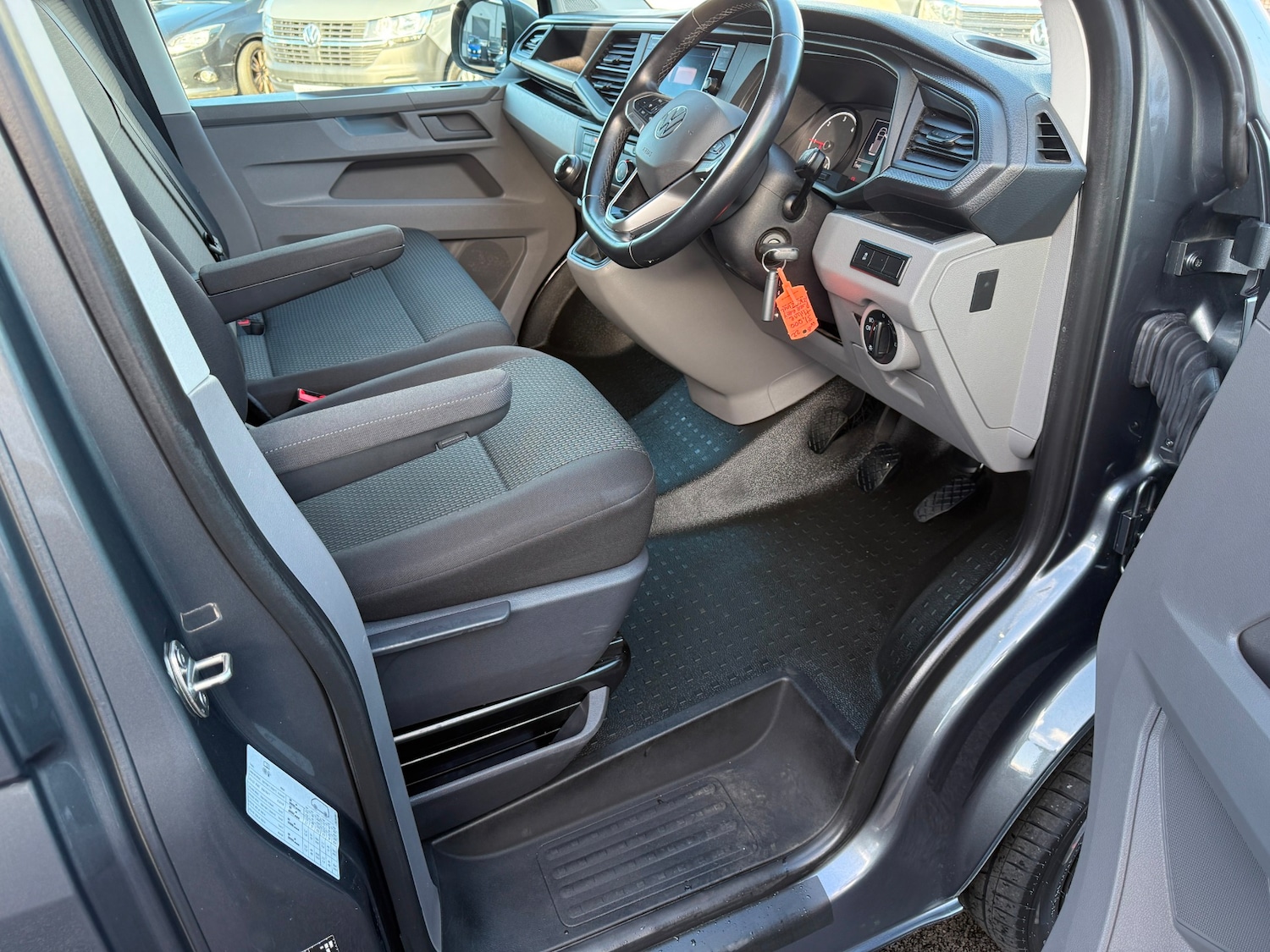 Used Volkswagen Transporter 2022 for sale - 78071079: Photo 25