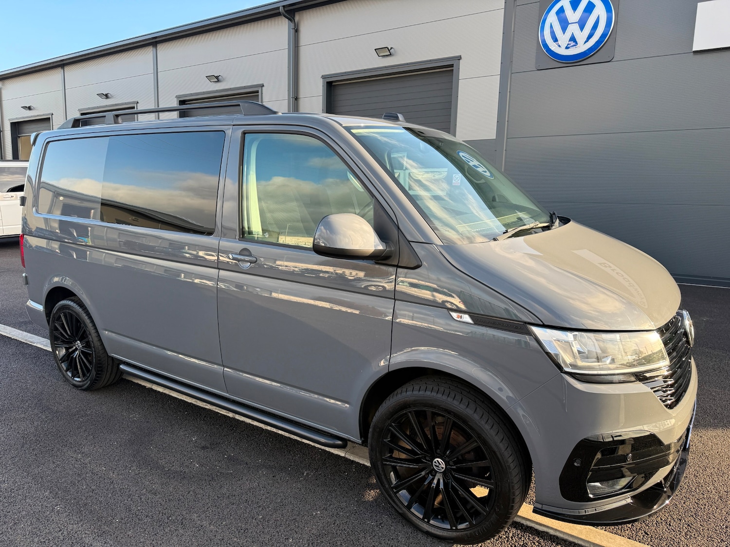 Used Volkswagen Transporter 2020 for sale - 77938618: Photo 2