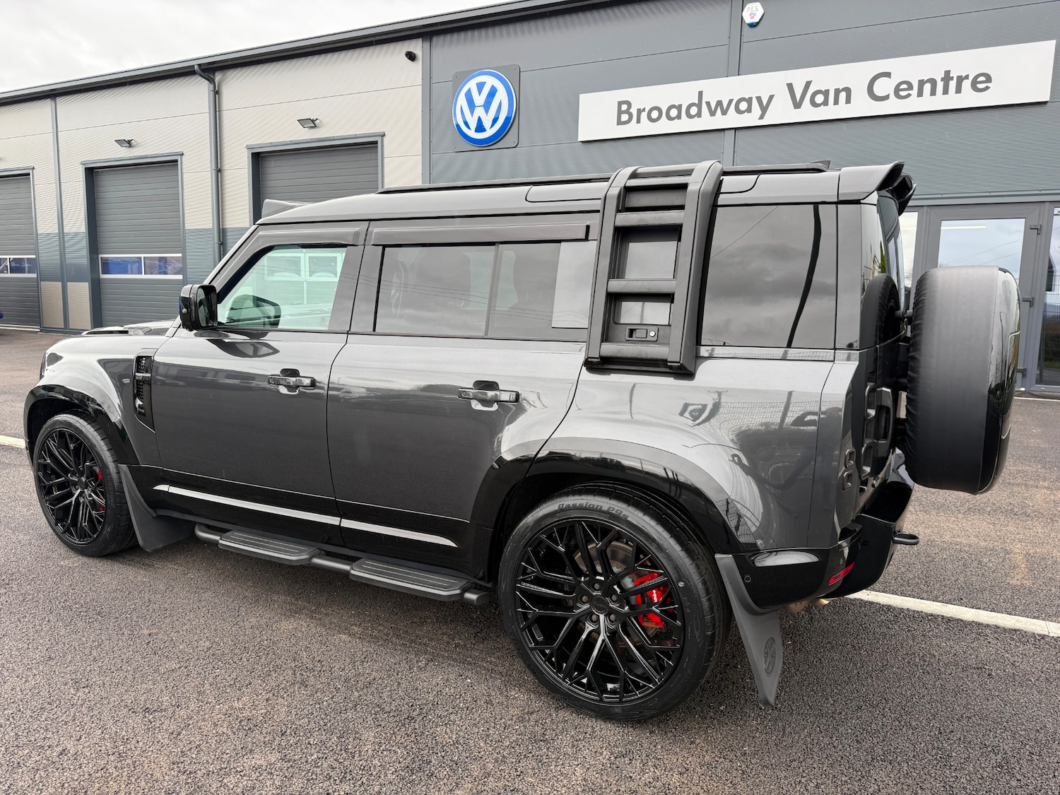 Used Land Rover Defender 2024 for sale - 77921763: Photo 10