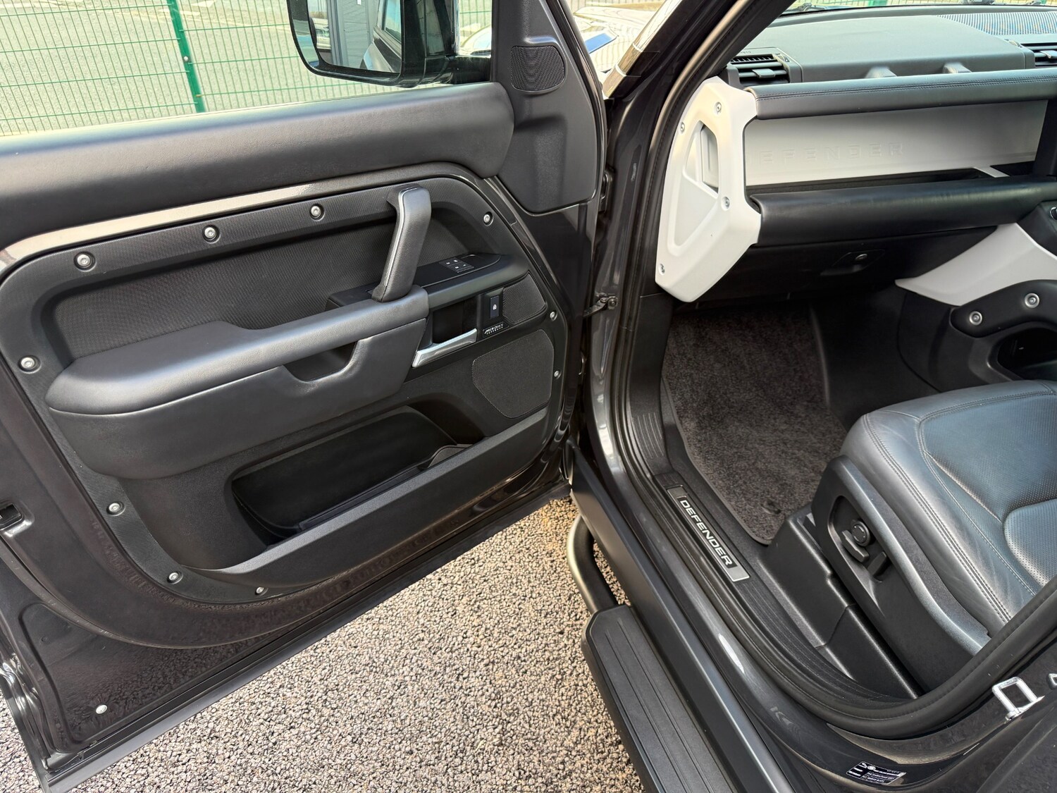 Used Land Rover Defender 2024 for sale - 77921763: Photo 15