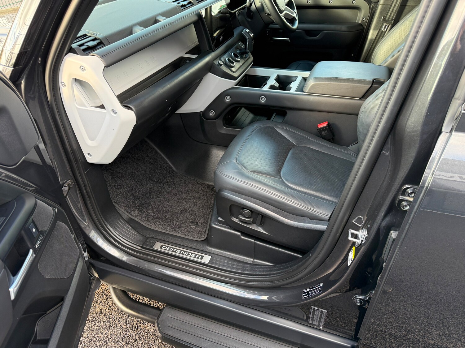 Used Land Rover Defender 2024 for sale - 77921763: Photo 16