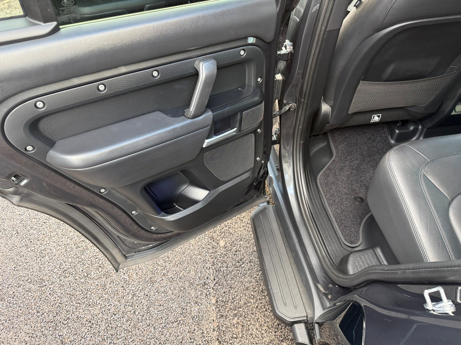 Used Land Rover Defender 2024 for sale - 77921763: Photo 17