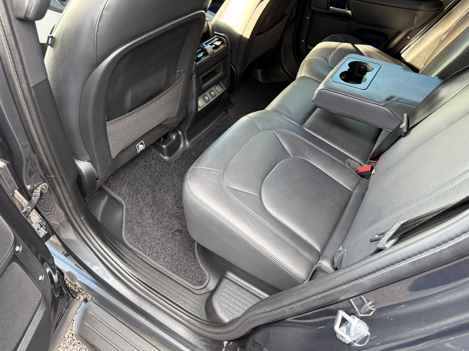 Used Land Rover Defender 2024 for sale - 77921763: Photo 18